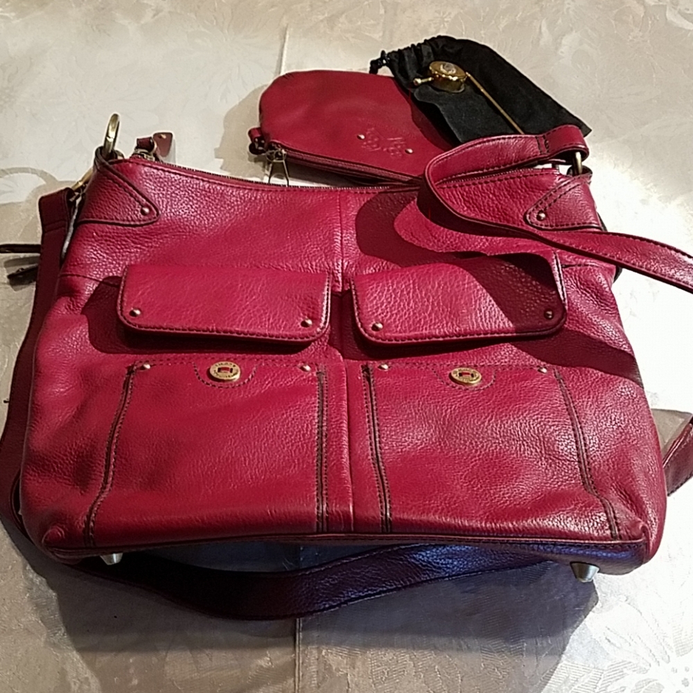Stone mountain leather purse set